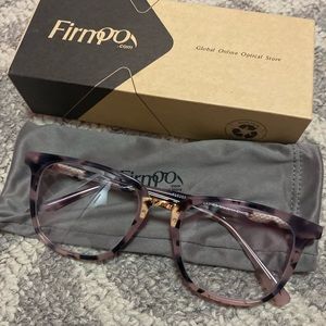 Pink leopard frame eyeglasses